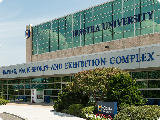 Кампус Hofstra University
